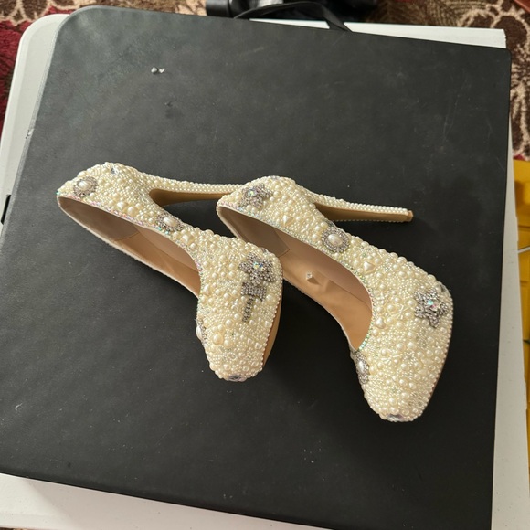 Wedding shoes 💍🤑 - Picture 3 of 5